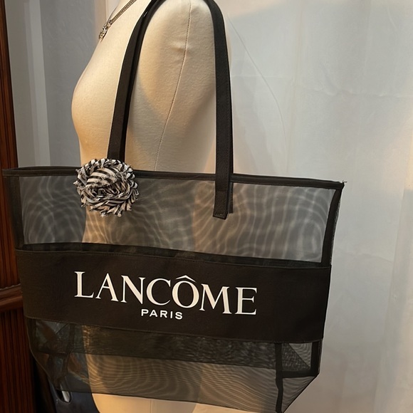 Lancôme Paris Black Sheer Bag with Black & White Camilla Flower - Picture 4 of 6